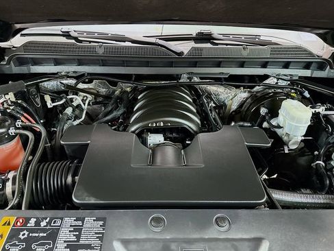 Used 2018 Chevrolet Silverado 1500 LT w/ Midnight Edition image 29