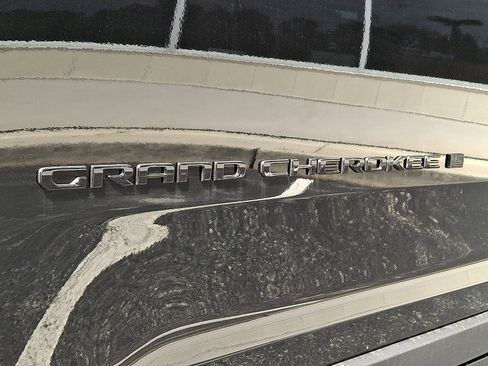 New 2026 Jeep Grand Cherokee L 4WD image 19