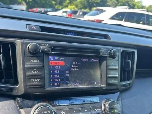 Used 2013 Toyota RAV4 XLE AWD/4WD image 28