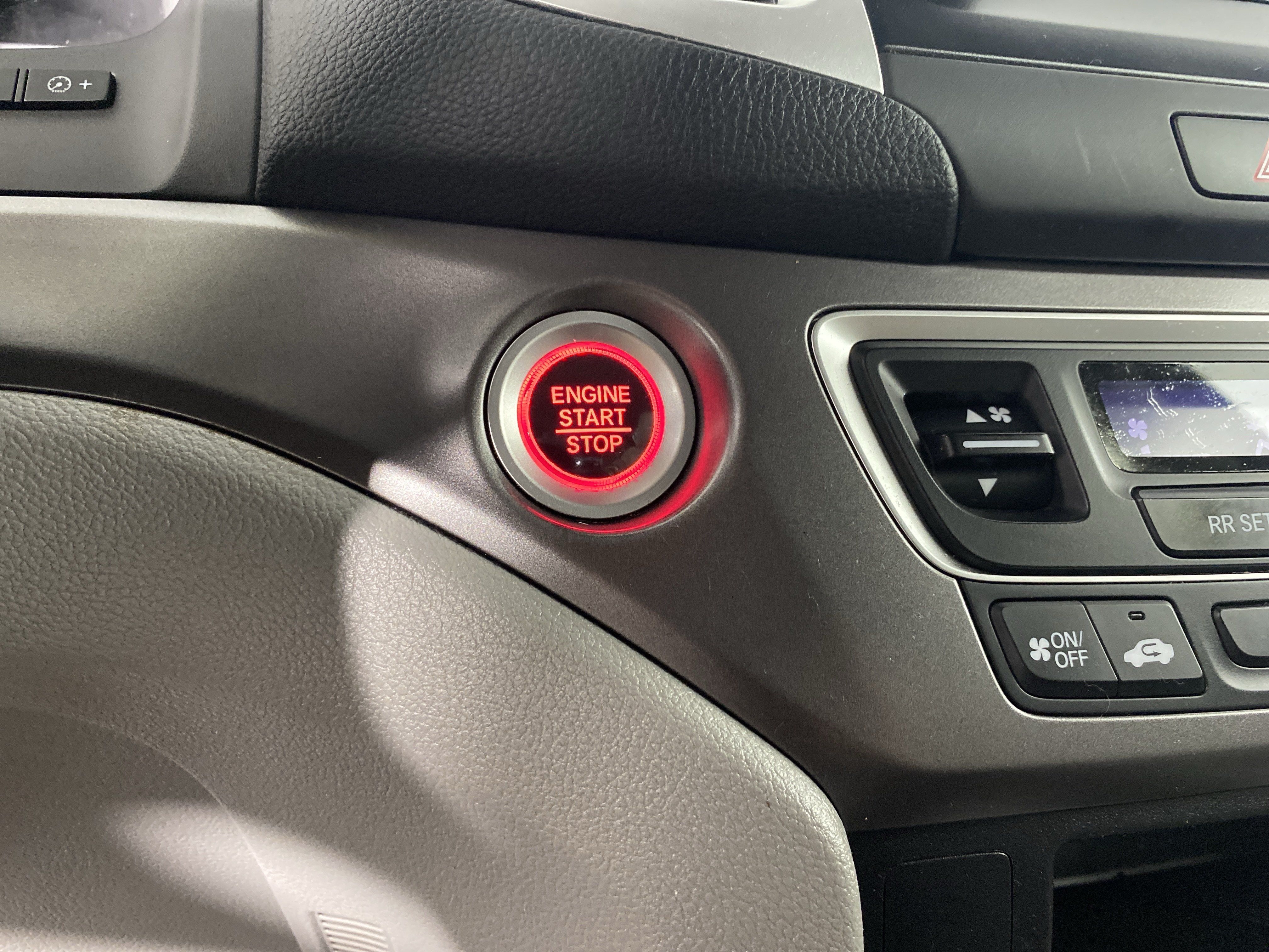 Used 2019 Honda Pilot LX image 23