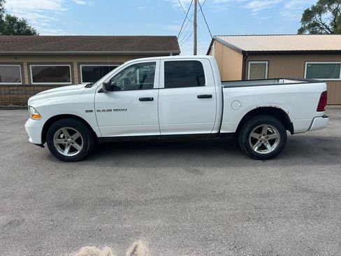 Used 2012 RAM 1500 Express w/ ST Popular Equipment Group AWD/4WD image 3