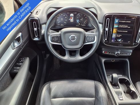 Used 2022 Volvo XC40 T5 Momentum AWD/4WD image 15
