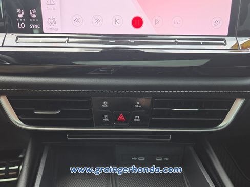 Used 2024 Volkswagen Atlas Cross Sport SEL R-Line AWD/4WD image 18