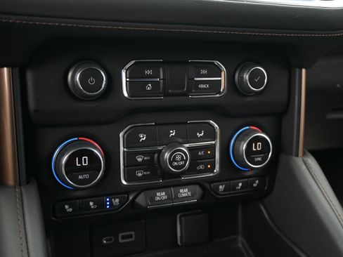 Used 2022 Chevrolet Tahoe High Country AWD/4WD image 29