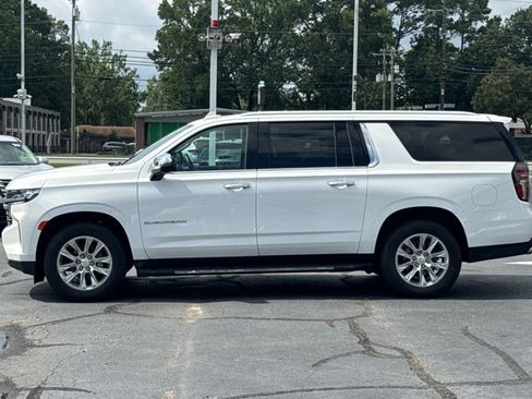 Used 2023 Chevrolet Suburban Premier RWD image 9