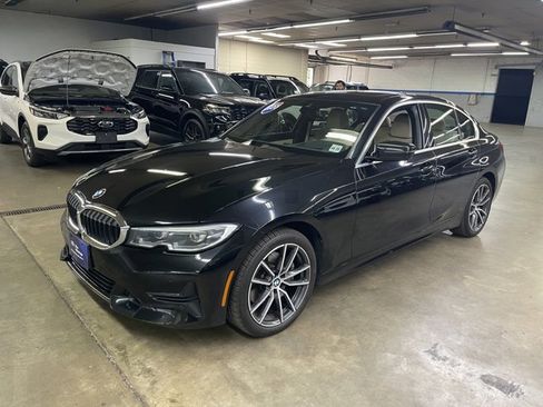 Used 2020 BMW 330i xDrive Sedan w/ Premium Package image 3