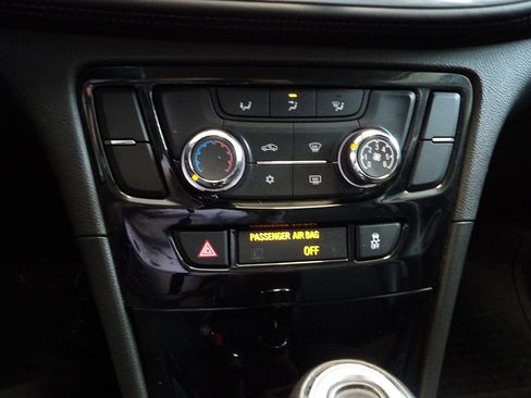 Used 2019 Buick Encore Preferred FWD image 32