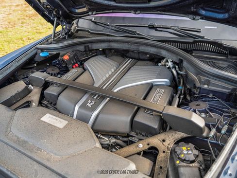 Used 2023 Rolls-Royce Cullinan Black Badge w/ Leather Finishing Pack image 15