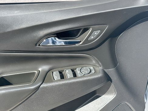 Used 2022 Chevrolet Equinox LT FWD image 16