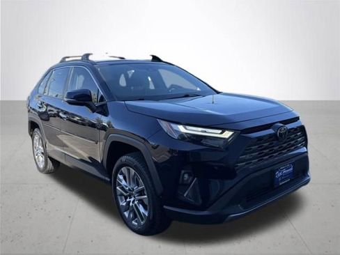 Used 2022 Toyota RAV4 Limited image 4