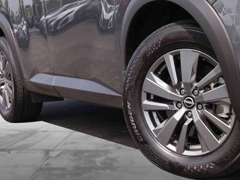 Certified 2025 Nissan Pathfinder SV w/ SV Premium Package FWD image 3