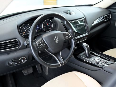 Used 2021 Maserati Levante image 24