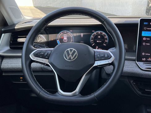 Used 2025 Volkswagen Tiguan S FWD image 8