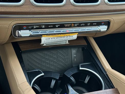 New 2026 Mercedes-Benz GLS 580 4MATIC image 21