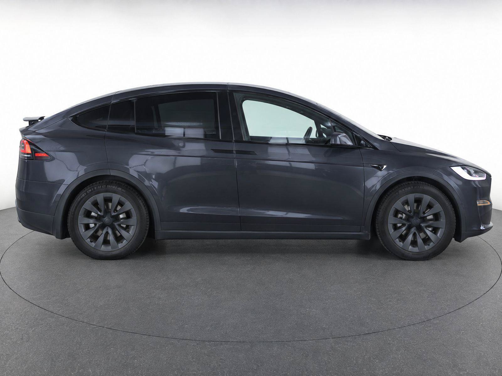 Used 2024 Tesla Model X AWD/4WD image 8