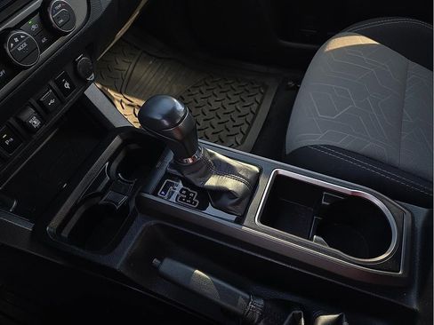 Used 2022 Toyota Tacoma TRD Off-Road w/ Technology Package image 20