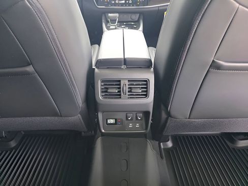New 2026 Nissan Rogue Platinum AWD/4WD image 9