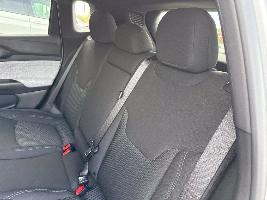 Used 2025 Jeep Compass Sport AWD/4WD image 19