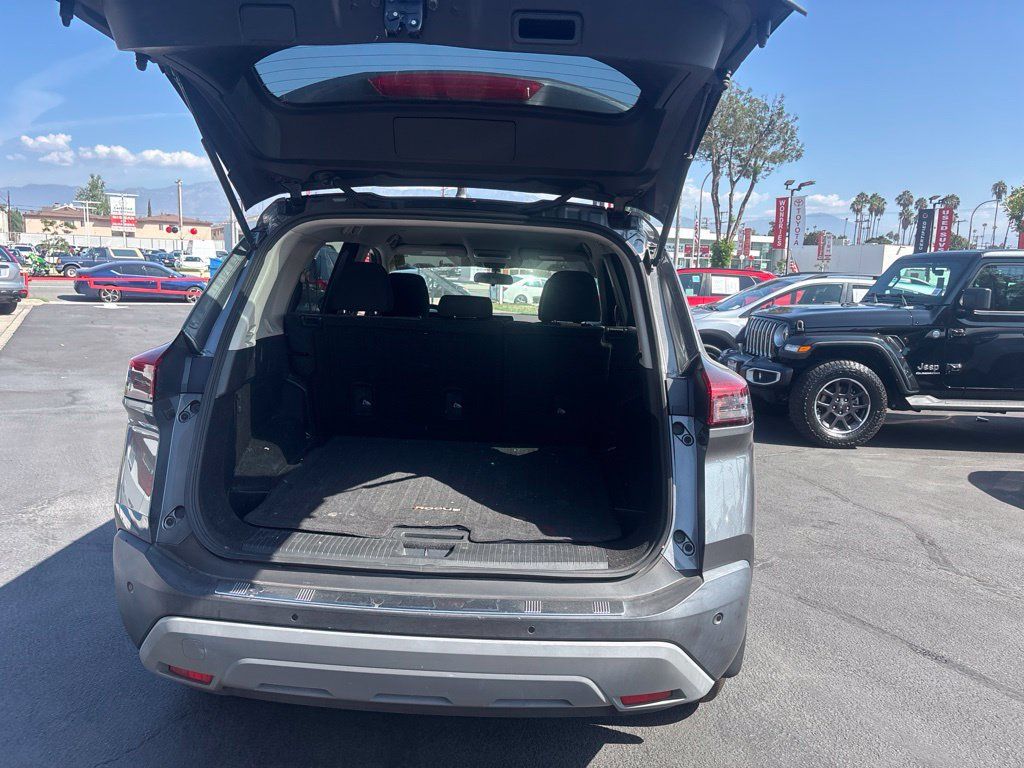 Used 2023 Nissan Rogue SV FWD image 10