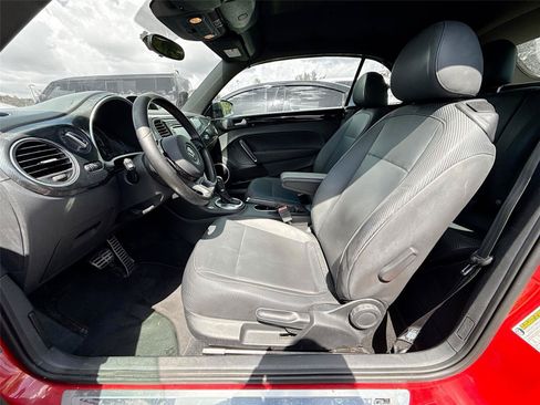 Used 2015 Volkswagen Beetle R-Line FWD image 2