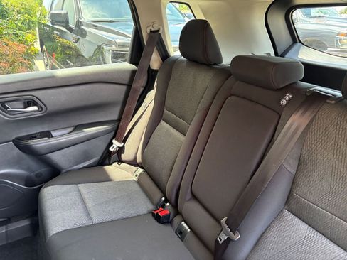 Used 2025 Nissan Rogue SV FWD image 41