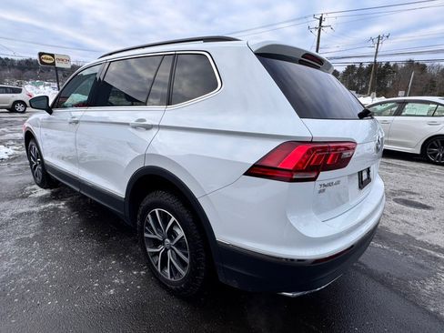 Used 2020 Volkswagen Tiguan SE w/ Panoramic Sunroof Package image 5