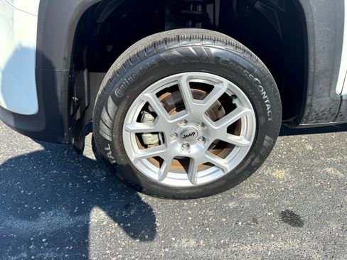 Used 2022 Jeep Renegade Latitude image 9