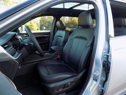 New 2025 Jeep Grand Cherokee L Limited image 18