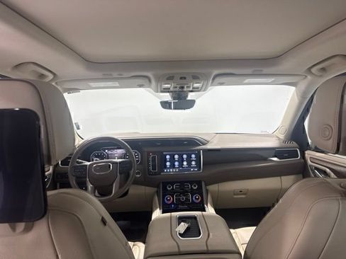 Used 2021 GMC Yukon Denali w/ Denali Premium Package RWD image 17