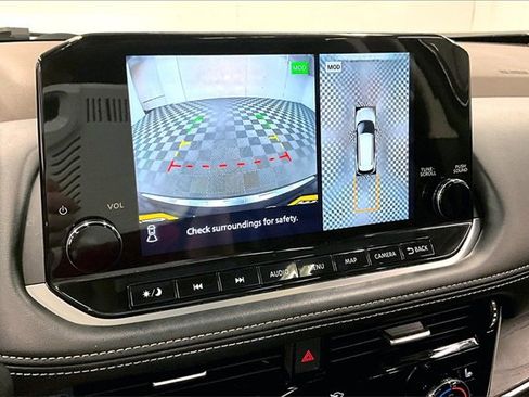 Used 2023 Nissan Rogue Platinum w/ Platinum Premium Package image 27