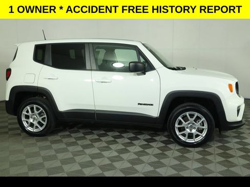 Used 2023 Jeep Renegade Latitude AWD/4WD image 2