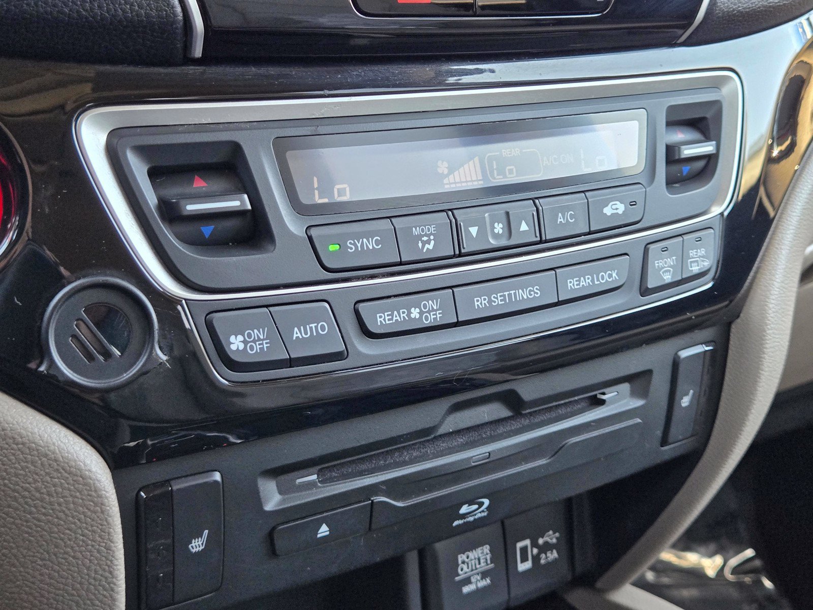 Used 2019 Honda Pilot Touring image 22