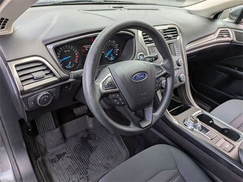 Certified 2017 Ford Fusion SE image 8