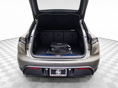 New 2025 Porsche Macan 4 Electric AWD/4WD image 30