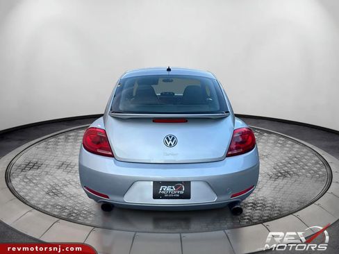 Used 2012 Volkswagen Beetle 2.0T image 4