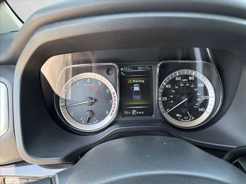 Used 2017 Nissan Titan SV RWD image 11