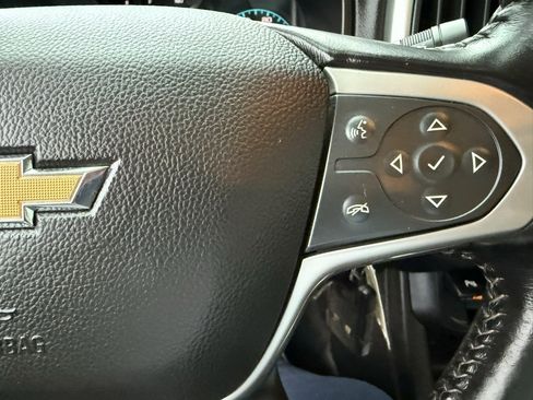 Used 2022 Chevrolet Colorado LT w/ Fleet Safety Package image 17