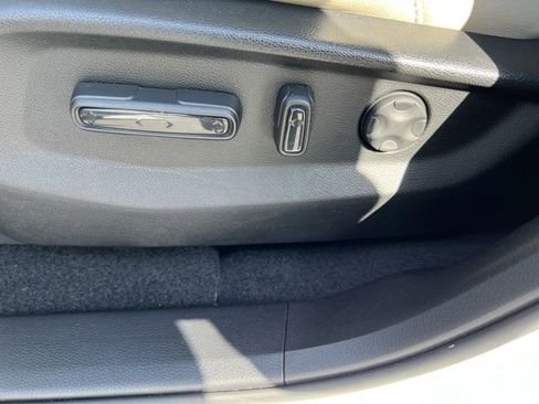 Used 2022 Honda CR-V Touring image 10