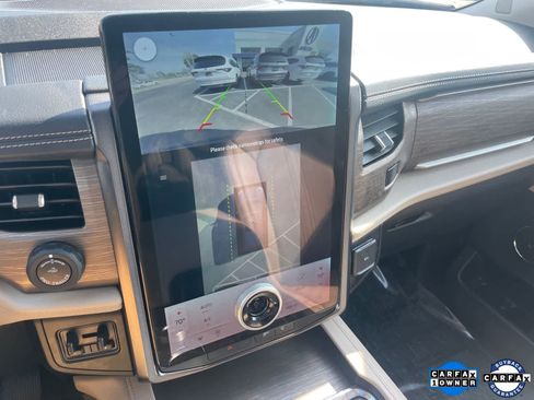 Used 2023 Ford Expedition Max Limited image 18