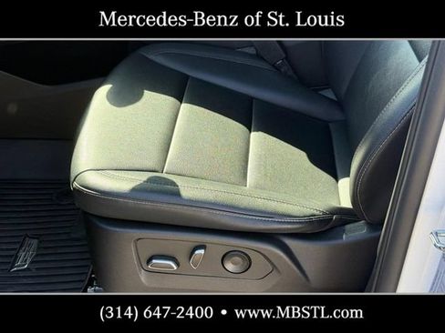 Used 2023 Cadillac Escalade Luxury AWD/4WD image 18