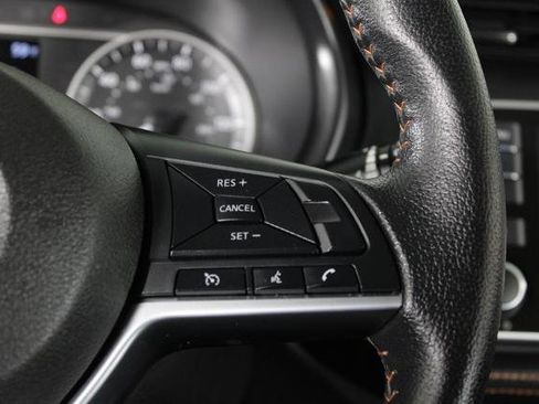 Certified 2020 Nissan Kicks SR image 23