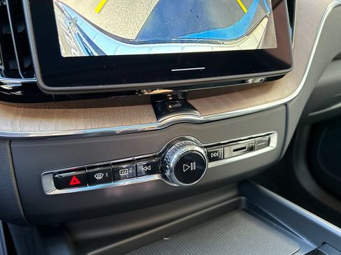 Used 2026 Volvo XC60 B5 Plus w/ Protection Package Premier AWD/4WD image 18