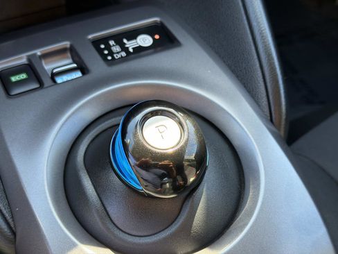 Used 2022 Nissan Leaf S image 22