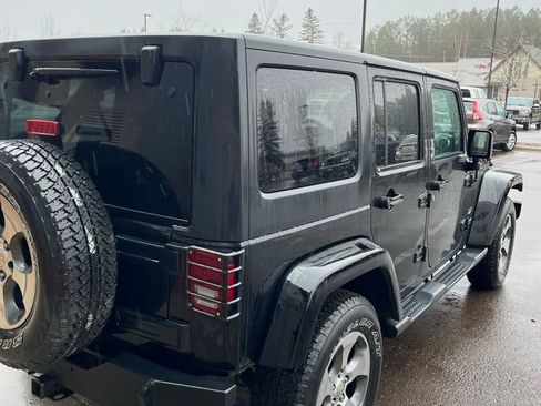 Used 2018 Jeep Wrangler Unlimited Sahara w/ Trailer Tow Group AWD/4WD image 8