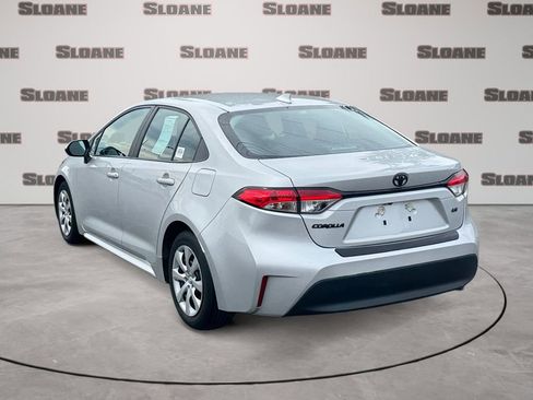 Used 2024 Toyota Corolla LE FWD image 3