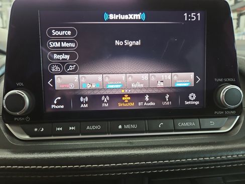 Used 2023 Nissan Rogue SV image 16