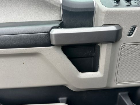 Used 2020 Ford F150 XLT image 10