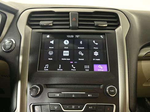 Used 2017 Ford Fusion SE w/ Fusion SE Technology Package FWD image 29