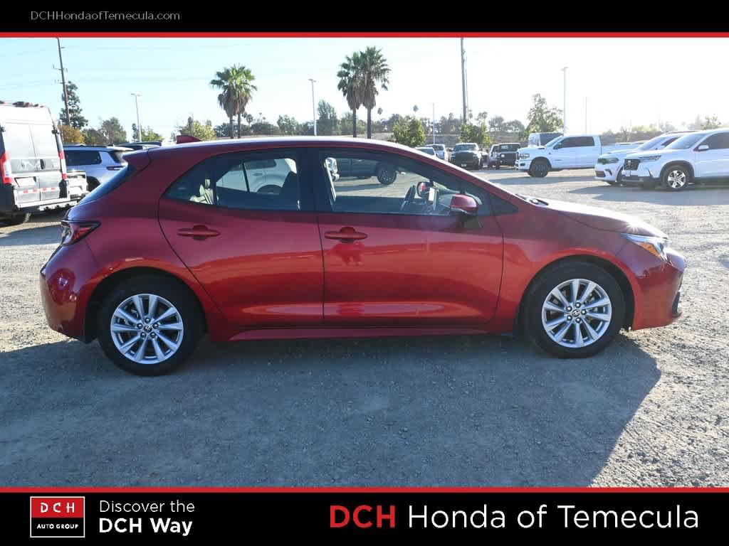 Used 2025 Toyota Corolla SE w/ SE Package FWD image 5