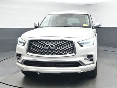 Used 2018 INFINITI QX80 4WD w/ Deluxe Technology Package image 3